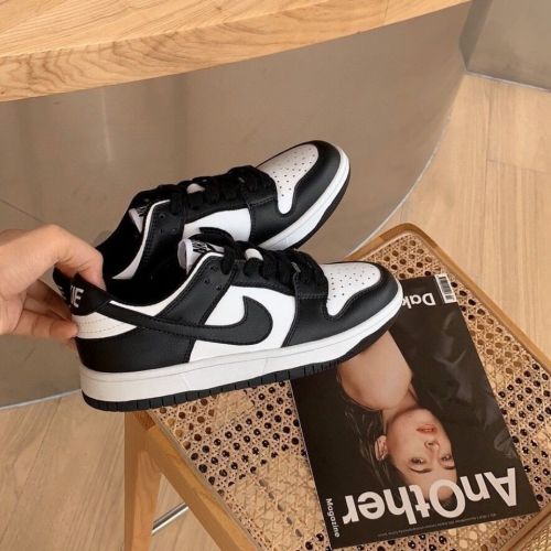 Dunk SB Low สีดำและสีขาว panda low-top รองเท้าผ้าใบผู้ชายและผู้หญิง